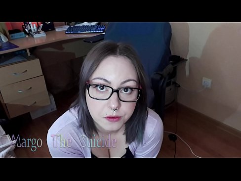 ❤️ Σέξι κορίτσι με γυαλιά πιπιλίζει Dildo βαθιά στην κάμερα ️ Ποιότητα πορνό ❌
