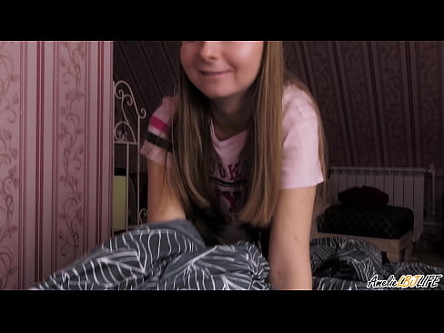 ❤️ Blonde Sucks her Best Friend Deeply και παίρνει σπέρμα στο στόμα της ️ Ποιότητα πορνό ❌